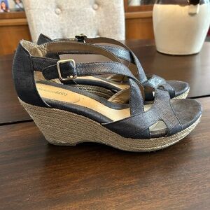 Elegant Navy Wedge Sandals